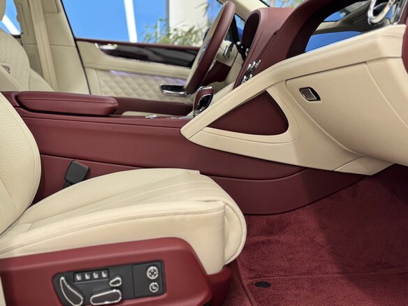 2022 Bentley Bentayga I Рестайлинг, синий, 36900000 рублей - вид 11