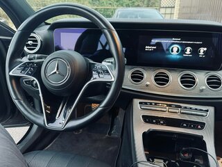 2020 Mercedes-Benz E-Класс 300 V (W213, S213, C238) Рестайлинг, чёрный, 4350000 рублей, вид 3