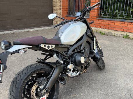 2020 Yamaha XSR900, серебристый, 970000 рублей, вид 4