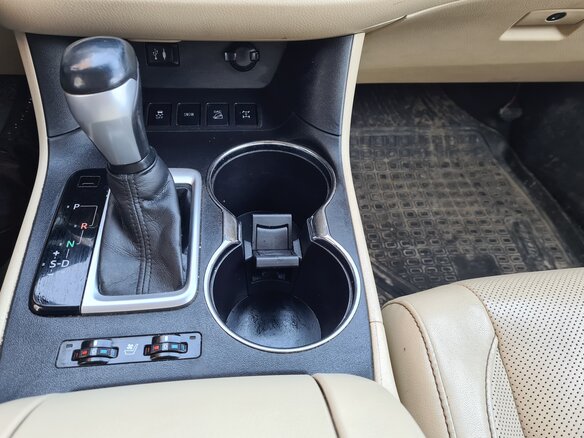 2014 Toyota Highlander III (XU50), чёрный - вид 22