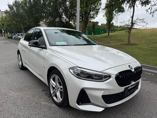 2023 BMW 1 серии 120i III (F52) Рестайлинг, белый, 2076033 рублей, вид 3