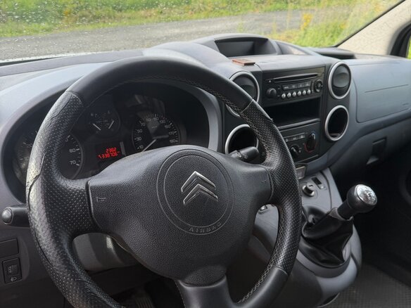 2011 Citroen Berlingo II, белый - вид 9
