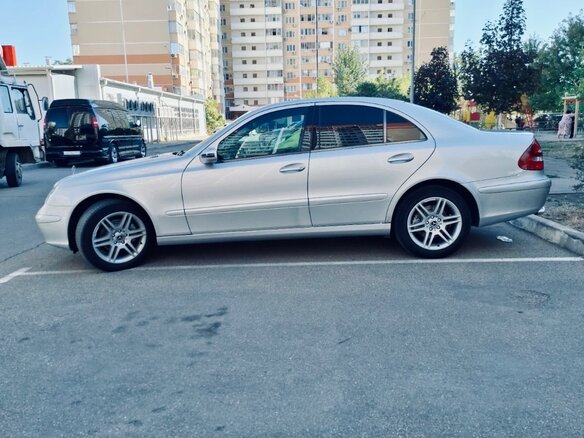 2004 Mercedes-Benz E-Класс 200 III (W211, S211), серебристый, 900000 рублей - вид 7