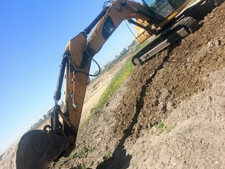 2011 Caterpillar 330D2 L, жёлтый, 5500000 рублей, вид 1