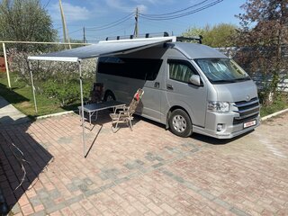 2014 Toyota HiAce H200 Рестайлинг, серебристый, 6000000 рублей, вид 1