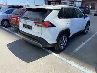 2022 Toyota RAV4 V (XA50), белый, 4900000 рублей, вид 2