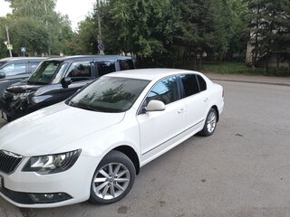2013 Skoda Superb DSG II, белый, 1390000 рублей, вид 3