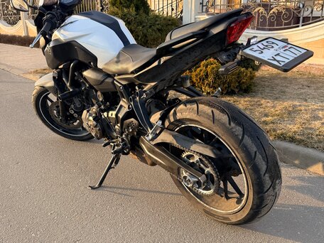 2020 Yamaha MT-07 (FZ-07), белый, 780000 рублей, вид 3