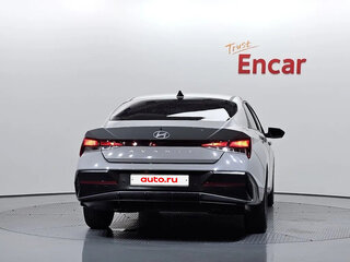 2023 Hyundai Avante VII Рестайлинг, серебристый, 1670000 рублей, вид 4