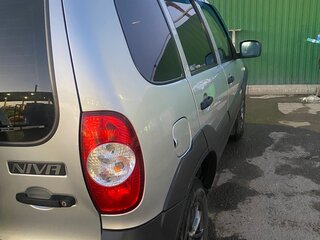 2017 Chevrolet Niva I Рестайлинг, серый, 845000 рублей, вид 5