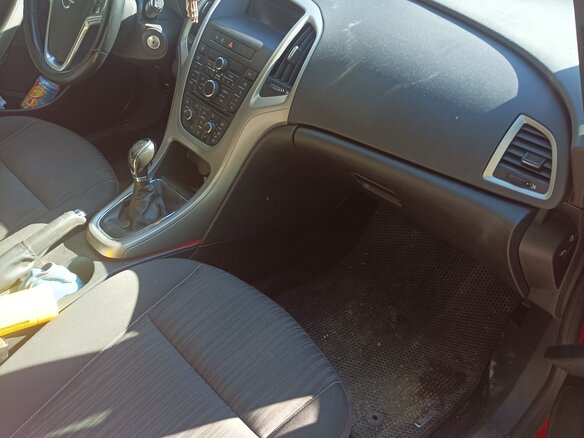 2011 Opel Astra J, красный, 500000 рублей - вид 5