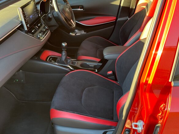 2019 Toyota Corolla Sport XII (E210), красный, 1799000 рублей - вид 16