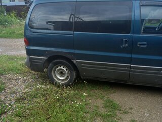 2001 Hyundai H-1 I, зелёный, 600000 рублей, вид 4