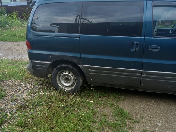 2001 Hyundai H-1 I, зелёный, 600000 рублей - вид 3