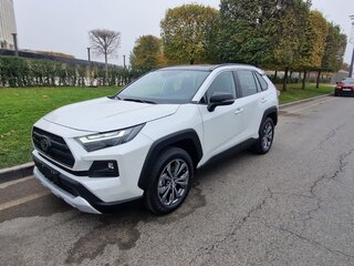 2023 Toyota RAV4 V (XA50), белый, 4050000 рублей, вид 2