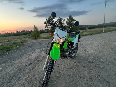2016 Kawasaki KLX 150, зелёный, 400000 рублей, вид 2