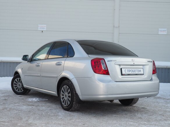 2015 Daewoo Gentra II, серебристый - вид 2