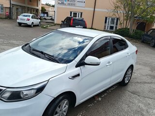 2015 Kia Rio III Рестайлинг, белый, 800000 рублей, вид 5