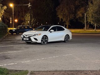 2020 Toyota Camry US Market VIII (XV70), белый, 3200000 рублей, вид 2