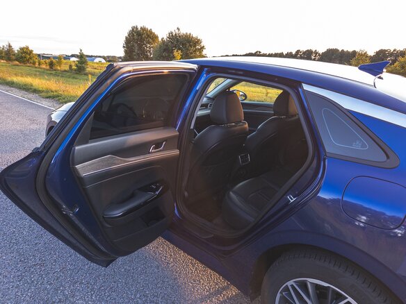 2020 Kia K5 III, синий, 2250000 рублей - вид 16