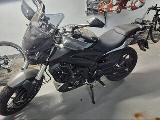 2025 Bajaj Dominar 400, чёрный, 450000 рублей, вид 1