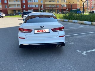 2019 Kia Optima IV Рестайлинг, белый, 1150000 рублей, вид 4