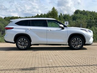 2026 Toyota Highlander IV (XU70), белый, 5650000 рублей, вид 4