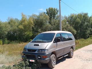 1998 Mitsubishi Delica IV, серебристый, 850000 рублей, вид 1