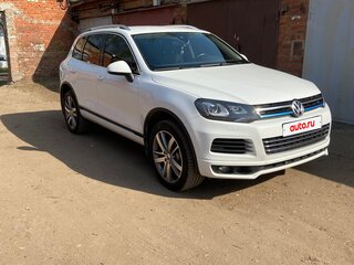 2013 Volkswagen Touareg II, белый, 2170000 рублей, вид 3