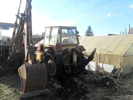 2006 ЮМЗ 6, красный, 55000 рублей, вид 4
