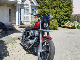 2019 Harley-Davidson Sportster 883, красный, 830000 рублей, вид 2