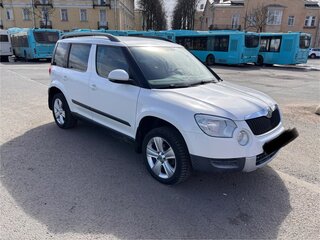 2013 Skoda Yeti I, белый, 750000 рублей, вид 2