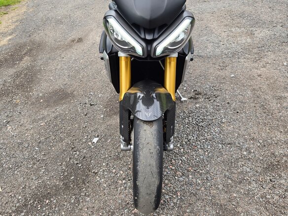 2021 Triumph Speed Triple, чёрный, 1200000 рублей - вид 10