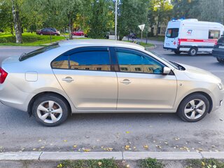 2014 Skoda Rapid I, серебристый, 800000 рублей, вид 3