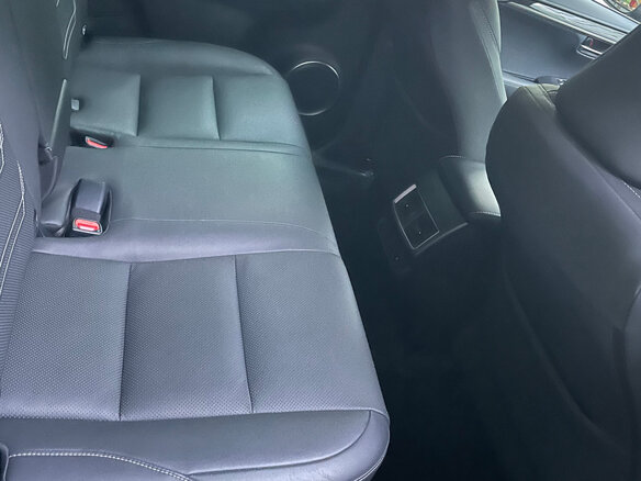 2019 Lexus NX 300 I Рестайлинг, чёрный, 5900000 рублей - вид 11