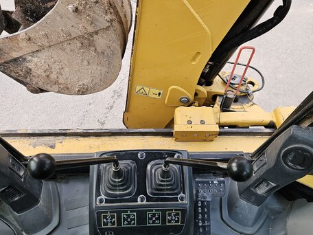 2013 Caterpillar 428, жёлтый, 5700000 рублей, вид 5