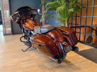 2024 Harley-Davidson CVO Street Glide, пурпурный, 4950000 рублей, вид 4