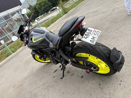 2017 Yamaha MT-07 (FZ-07), серый, 720000 рублей, вид 4