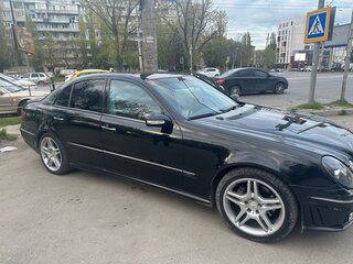 2004 Mercedes-Benz E-Класс 500 III (W211, S211), чёрный, 1050000 рублей, вид 2