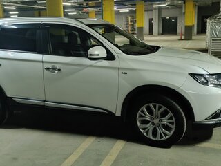 2015 Mitsubishi Outlander III Рестайлинг 2, белый, 1550000 рублей, вид 5