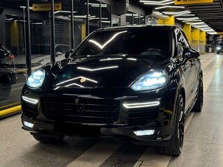 2016 Porsche Cayenne Turbo S II Рестайлинг (958), чёрный, 6000000 рублей, вид 4