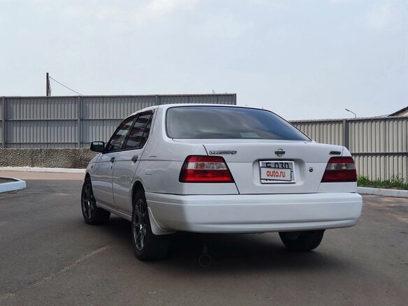 1998 Nissan Bluebird QG18 XI (U14), белый, 400000 рублей - вид 1