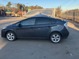 2011 Toyota Prius III (XW30), серый, 1150000 рублей, вид 4