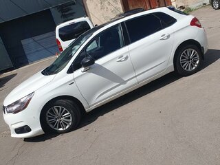2012 Citroen C4 II, белый, 700000 рублей, вид 4