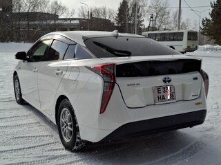 2016 Toyota Prius IV (XW50), белый, 1645000 рублей, вид 3