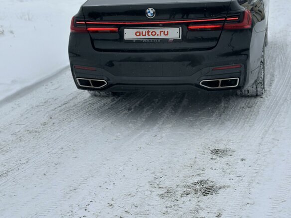 2015 BMW 7 серии Long 730Ld xDrive VI (G11/G12), чёрный, 8000000 рублей - вид 3