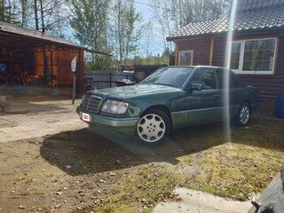 1994 Mercedes-Benz E-Класс 320 I (W124), зелёный, 1450000 рублей, вид 1