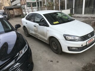 2017 Volkswagen Polo V Рестайлинг, жёлтый, 800000 рублей, вид 3