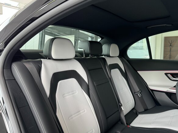 2025 Mercedes-Benz E-Класс AMG 53 AMG VI (W214), чёрный - вид 12