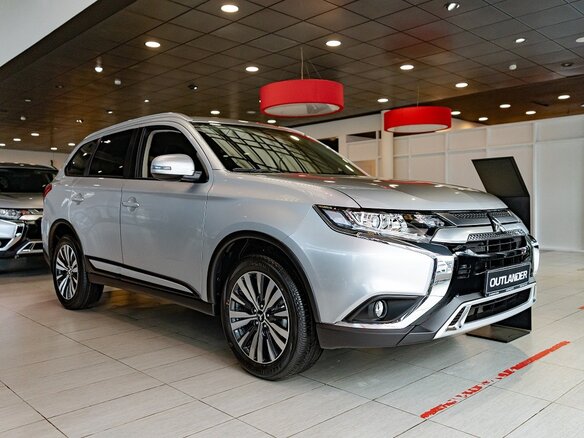 2021 Mitsubishi Outlander III Рестайлинг 3, серебристый